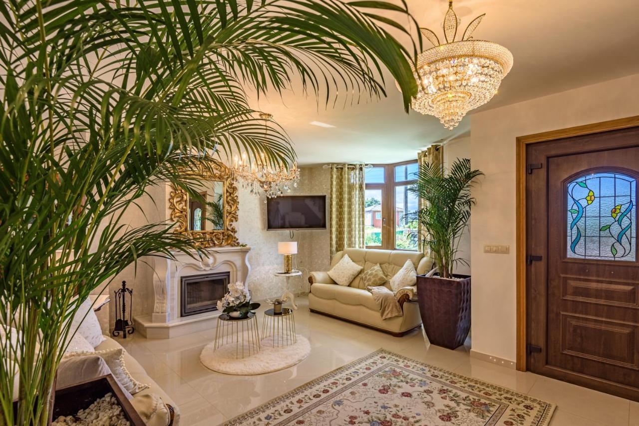 Casa Victoria Garden Con Jacuzzi Y Piscina * Caldas De Reis
